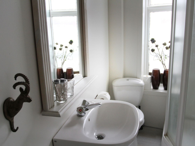 Bathroom 4, Downtown Guesthouse Reykjavík, Reykjavík