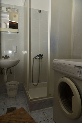 Bathroom 4, Apartments Ivka, Malinska-Dubašnica