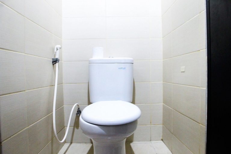 Bathroom 2, Cozy and Elegant 1BR Apartment Belmont Residence, West Jakarta
