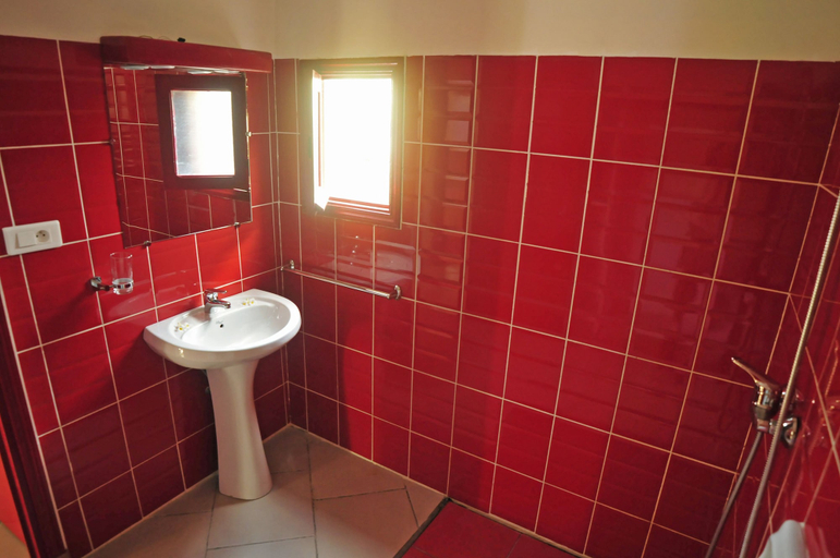 Bathroom 3, Au Beau Séjour, Atsinanana
