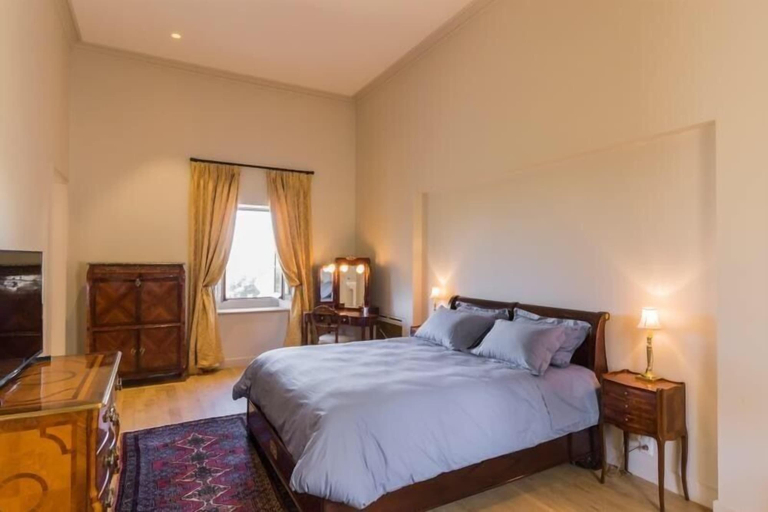 Bedroom 2, Chambres d'Hôtes Château Renon, Gironde