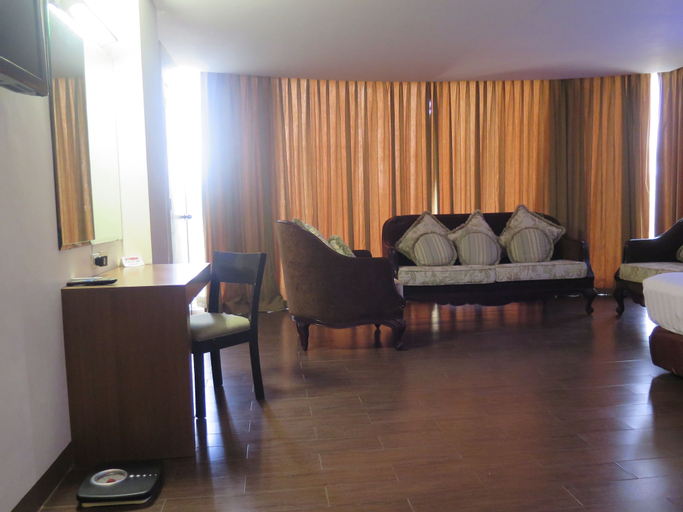 Bedroom 3, The Ritz Hotel at Garden Oases, Davao City