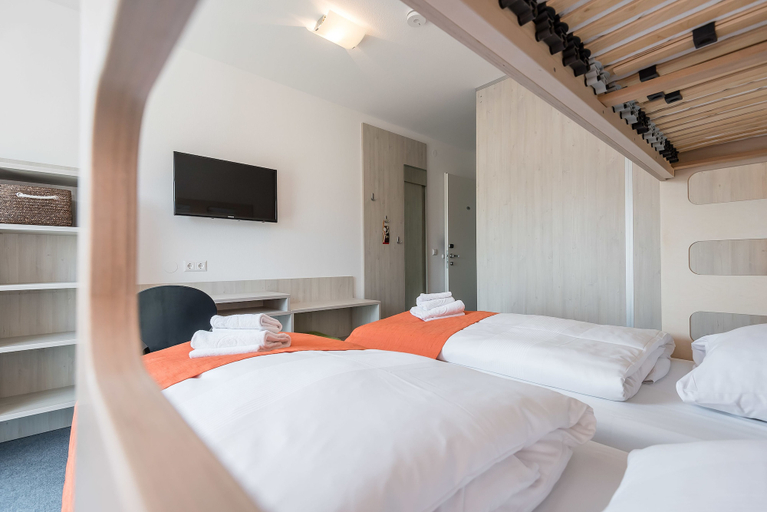 Bedroom 4, Motel Einstein Erding, Erding