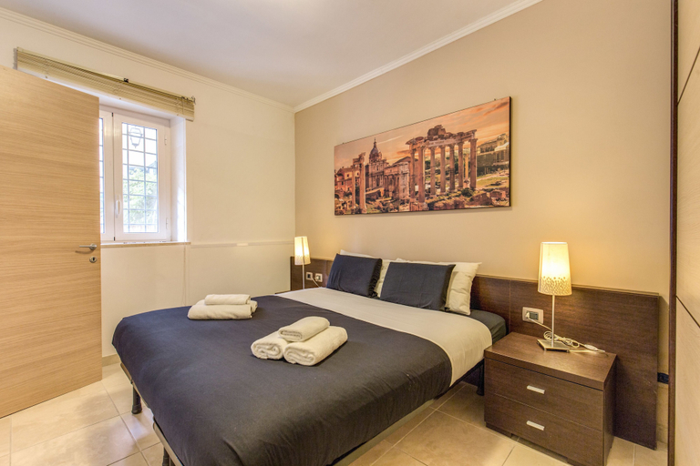 Bedroom 4, Aurelia Vatican Apartments, Rome