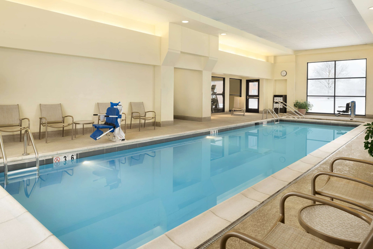 Sport & Beauty 2, DoubleTree by Hilton Milwaukee - Brookfield, Waukesha