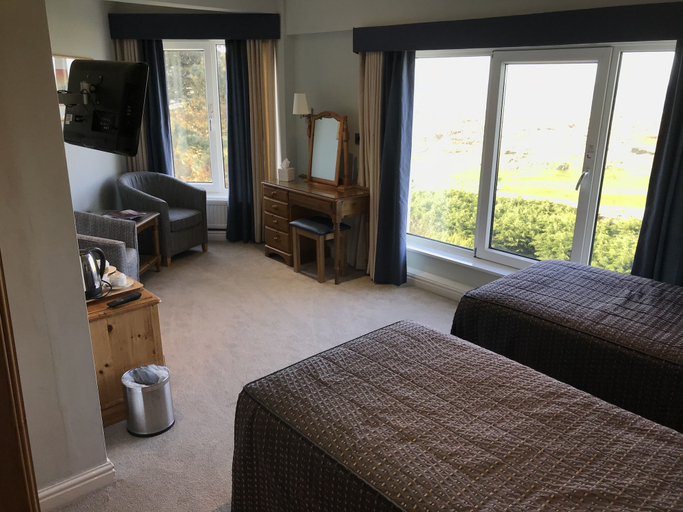 Bedroom 3, Trefeddian Hotel, Gwynedd