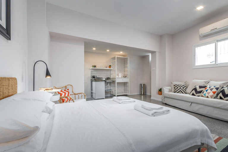 Bedroom 5, Carmel Star