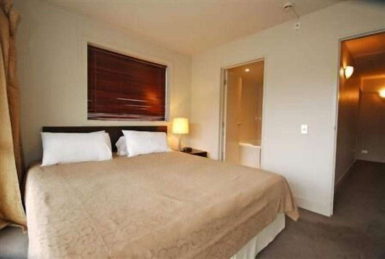 Bedroom 2, Alpine Village - Lake Edge Studio Apartment, Queenstown-Lakes