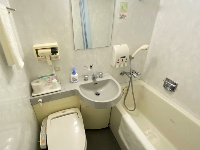 Bathroom 4, Hotel 1-2-3 Kokura, Kitakyūshū