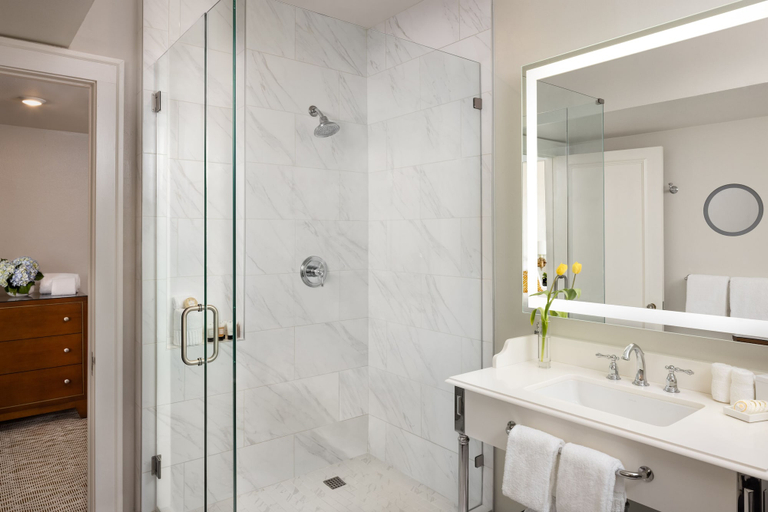 Bathroom 5, Warwick Melrose Dallas, Dallas