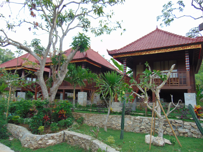 Exterior & Views 30