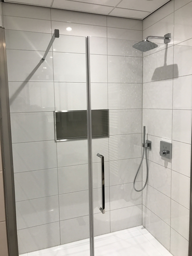 Bathroom 3, Rivers Hotel & Restaurant, Sluis