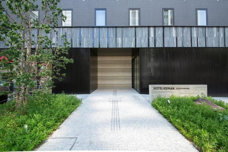 Exterior & Views 17
