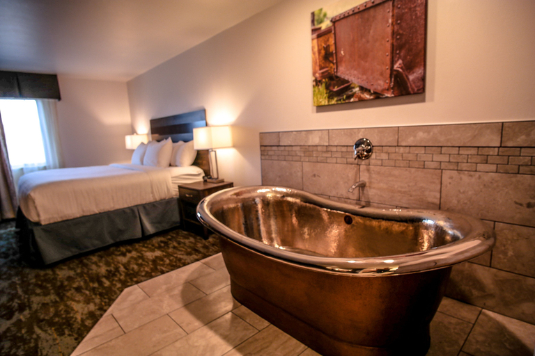 Bedroom 3, Copper King Convention Center, an Ascend Collection Hotel, Silver Bow