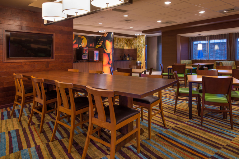 Food & Drinks 5, Fairfield Inn & Suites St Louis Westport, Saint Louis
