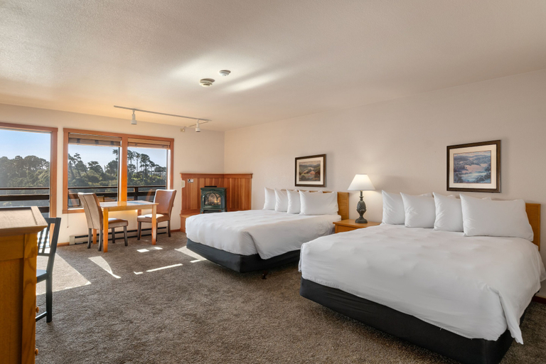 Bedroom 2, Harbor Lite Lodge, Mendocino