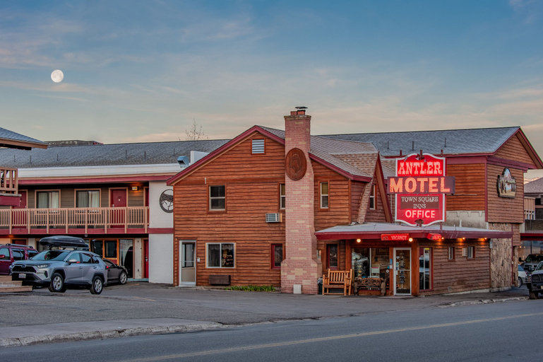 Exterior & Views 2, Antler Inn, Teton