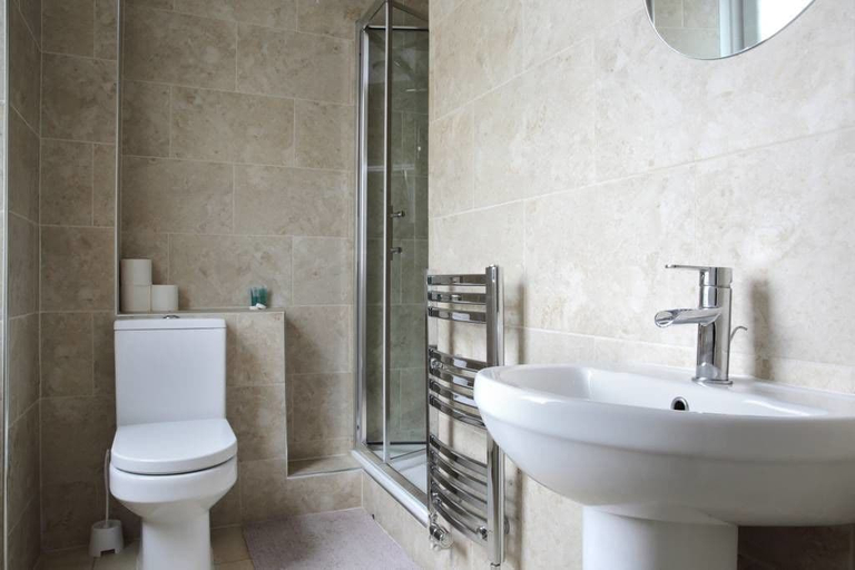 Bathroom 4, Orchard Hotel, Falkirk