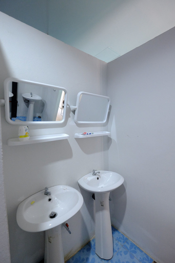 Bathroom 4, Sang Chan Hostel, Muang Satun