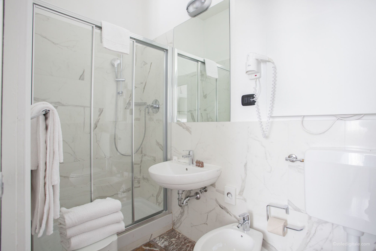 Bathroom, Hotel Liberty 1904, Bologna