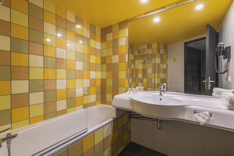 Bathroom 4, Best Western Hotel Grand Parc, Seine-et-Marne