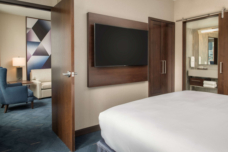 Bedroom 4, Embassy Suites by Hilton Seattle Downtown Pioneer Square, Seattle