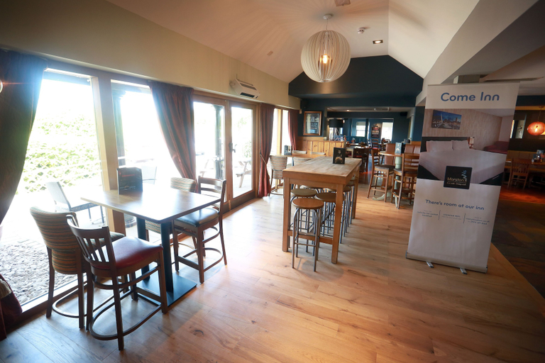 Food & Drinks 4, Willows, Blackburn by Marston's Inn, Blackburn with Darwen