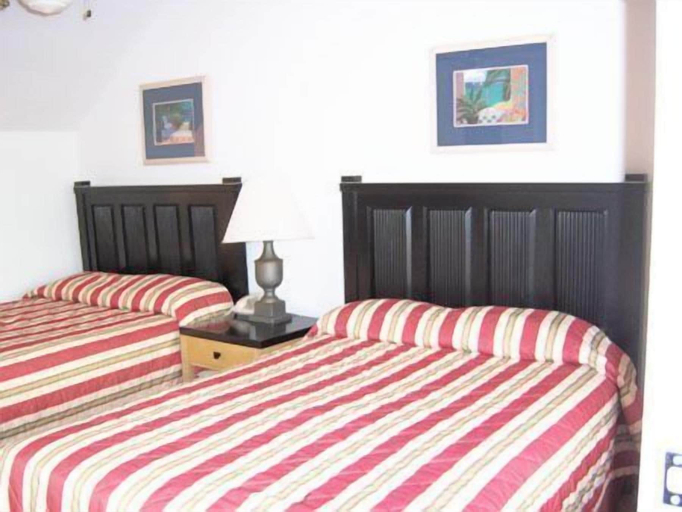 Bedroom 4, Lake Roy Beach Inn, Polk
