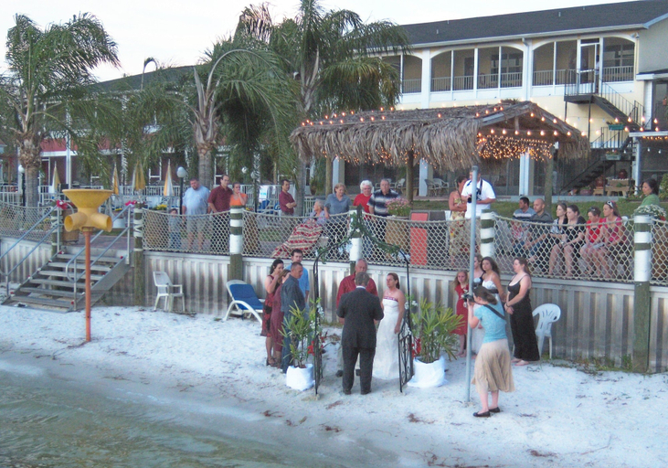 Exterior & Views 2, Lake Roy Beach Inn, Polk