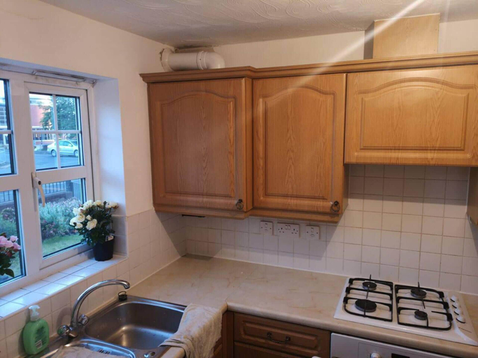 Others 3, Quiet Residential Area, Within Easy Reach to Town, Manchester