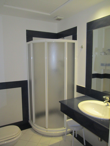 Bathroom 4, Hotel Conchiglia D'oro, Palermo