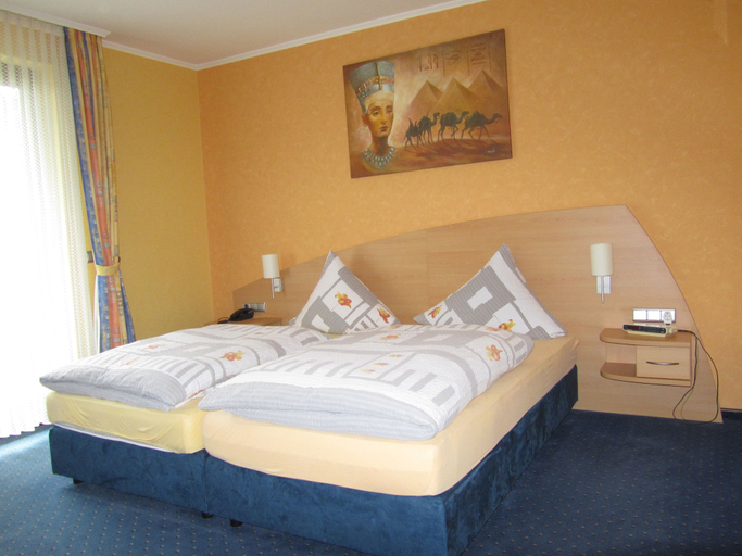 Bedroom 4, Race-Hotel zur Burg Nürburg, Ahrweiler