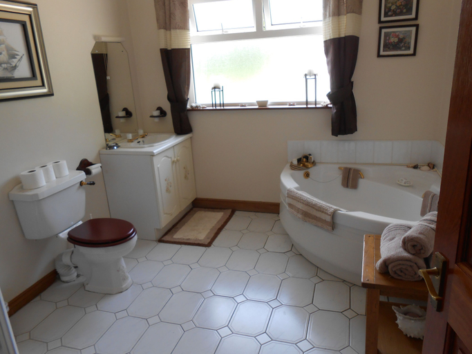 Bathroom 4, Birchdale House B&B