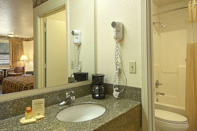 Bathroom 4, Days Inn by Wyndham Fordyce, Dallas