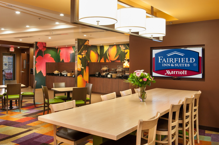 Food & Drinks 5, Fairfield Inn & Suites by Marriott Vernon, North Okanagan