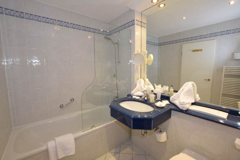 Bathroom 5, Hotel Wiking Sylt, Nordfriesland