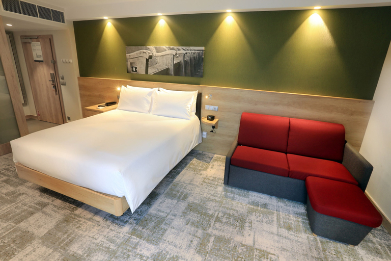 Bedroom 3, Hampton by Hilton Gdansk Old Town, Gdańsk City