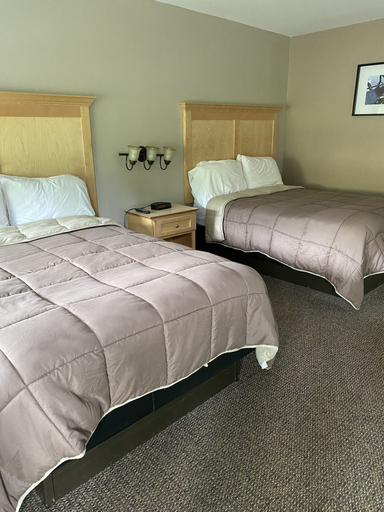 Bedroom 3, SunView Motel, Greene
