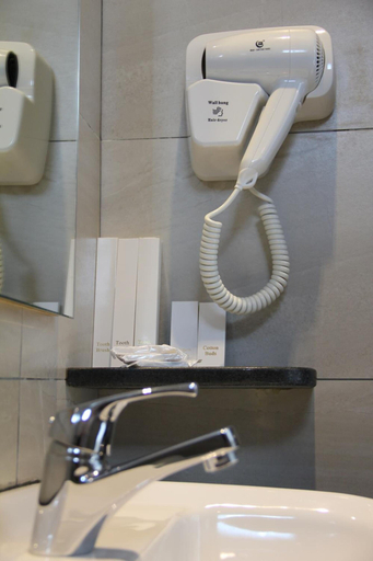 Bathroom 4, KL Hotel, Labuan