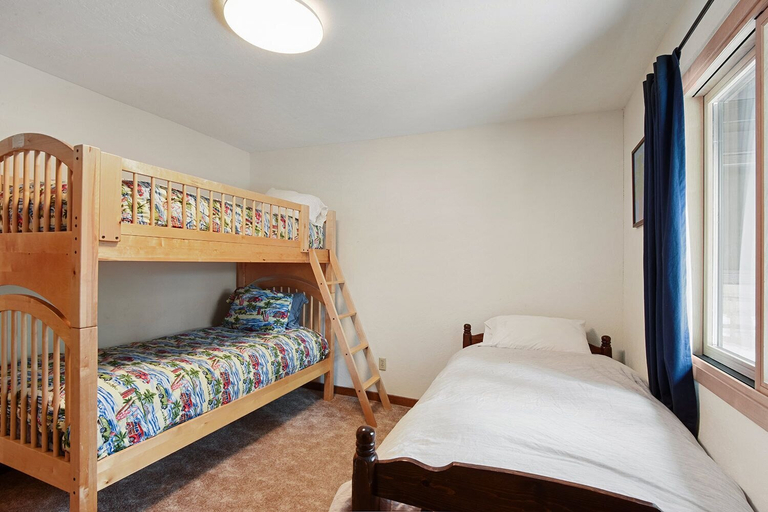 Bedroom 3, Woodland Getaway, Placer