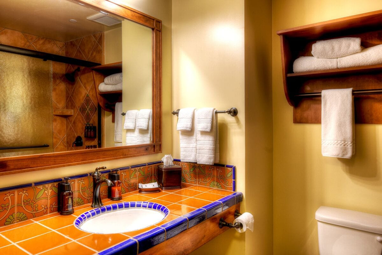 Bathroom 4, Hotel Mission de Oro, Merced