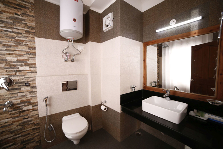 Bathroom 3, Buddha Retreat, South Sikkim