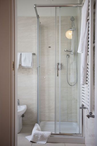 Bathroom 5, Albergo Amalfi Milano, Milano