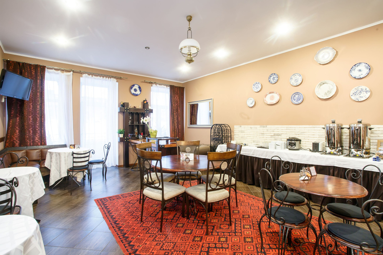 Food & Drinks, A Boutique Apartments, Sankt-Peterburg gorsovet