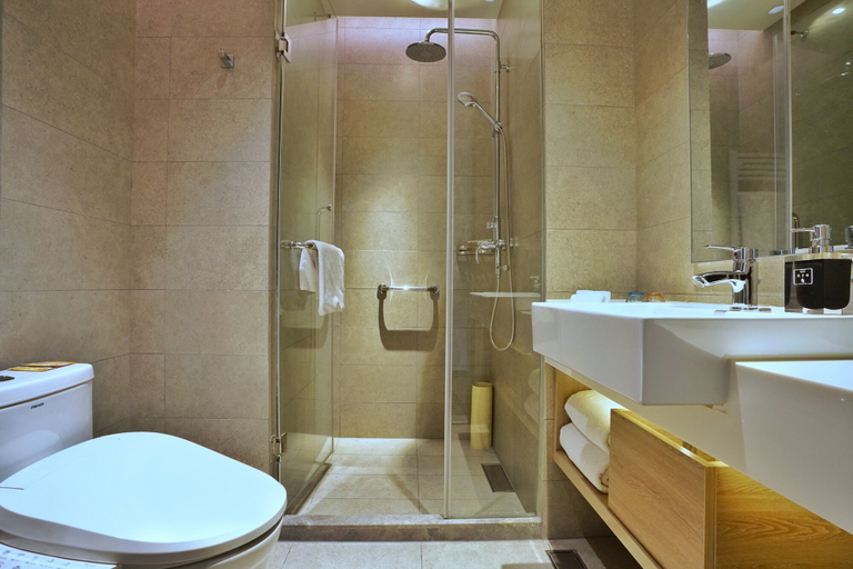 Bathroom 3, Cozi Cottage, Shanghai