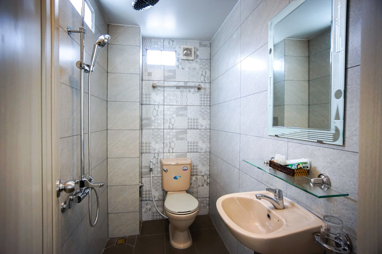 Bathroom 5, LeBlanc Saigon, District 3