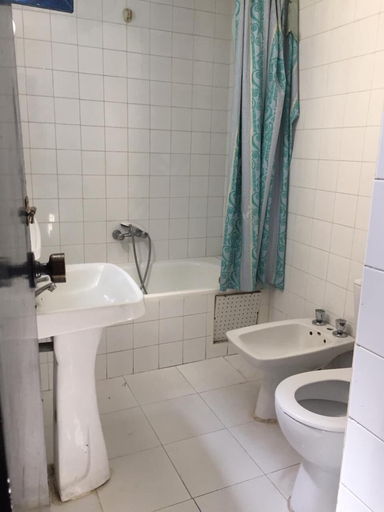 Bathroom 5, Hotel Regina, Tétouan