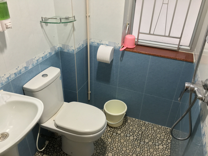 Bathroom 5, Everest Guest House, Kowloon
