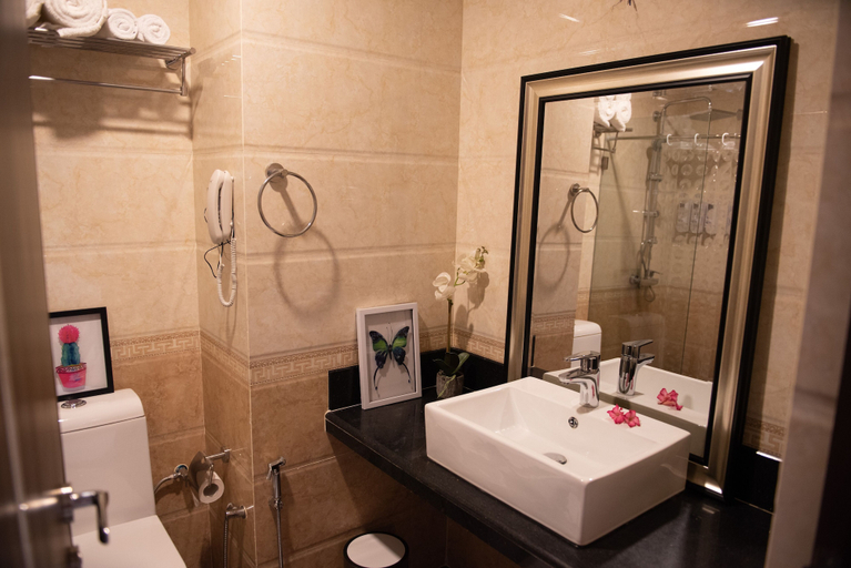 Bathroom, Hotel Sonia, Kadiogo