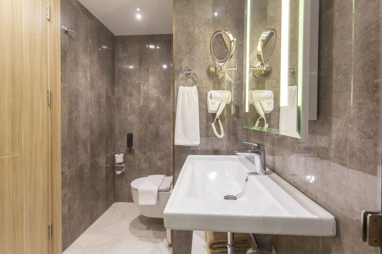Bathroom 4, Woovo Phuket Patong, Pulau Phuket